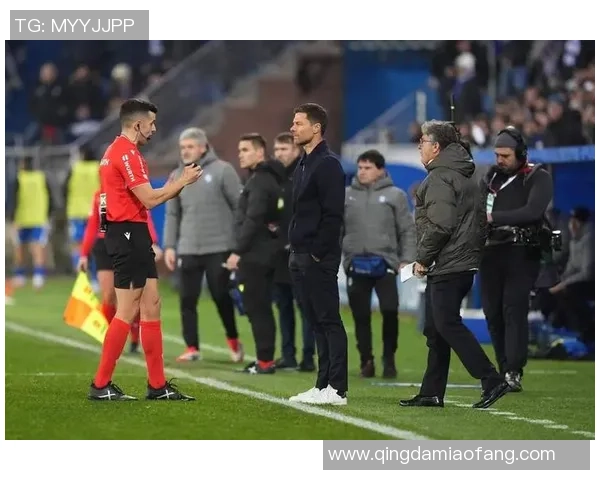 AC米兰大胜皇马五球横扫全场引发争议判罚热议