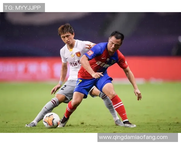 德甲焦点战里昂与AC米兰激战成和争议判罚引发全场热议