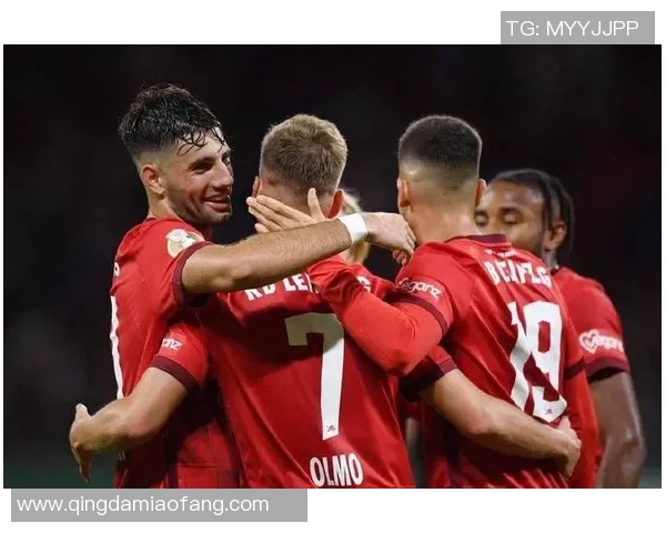 中超精彩对决AC米兰与曼联激战成平红牌事件引发全场热议 中超精彩对决AC米兰与曼联激战成平红牌事件引发全场热议