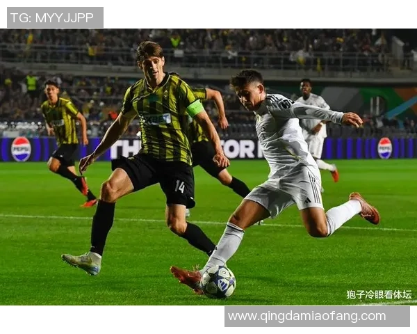 德甲精彩对决皇马5-0大胜波尔图帽子戏法点燃全场激情 德甲精彩对决皇马5-0大胜波尔图帽子戏法点燃全场激情