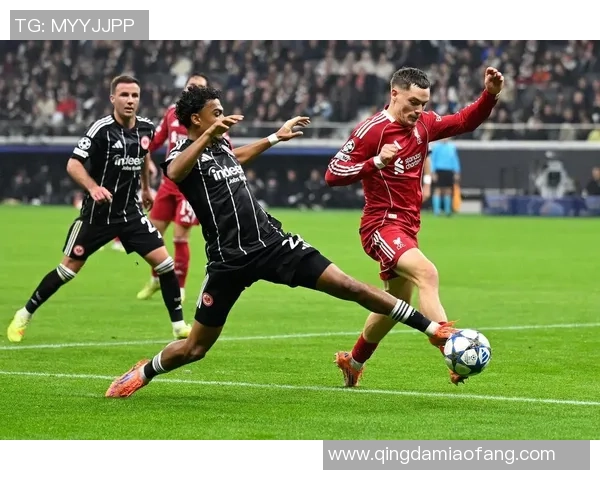 欧联杯激战：拜仁与利物浦战成平局红牌争议引发全场热议