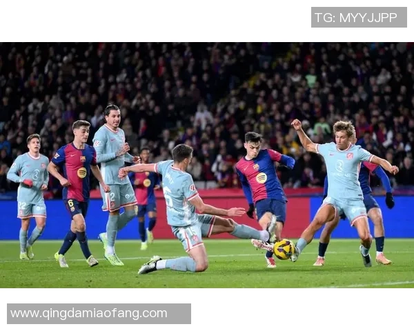 世界杯精彩瞬间：里昂绝杀巴萨引爆全场激情时刻回顾